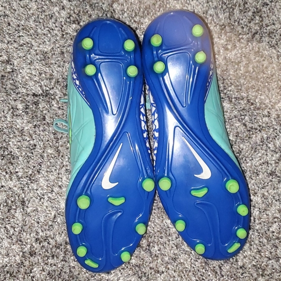Nike soccer cleats - Picture 9 of 9